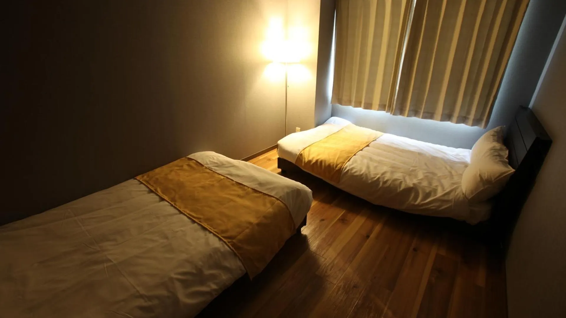 大阪ルミエール夕陽丘 Apartment 0*, Osaka