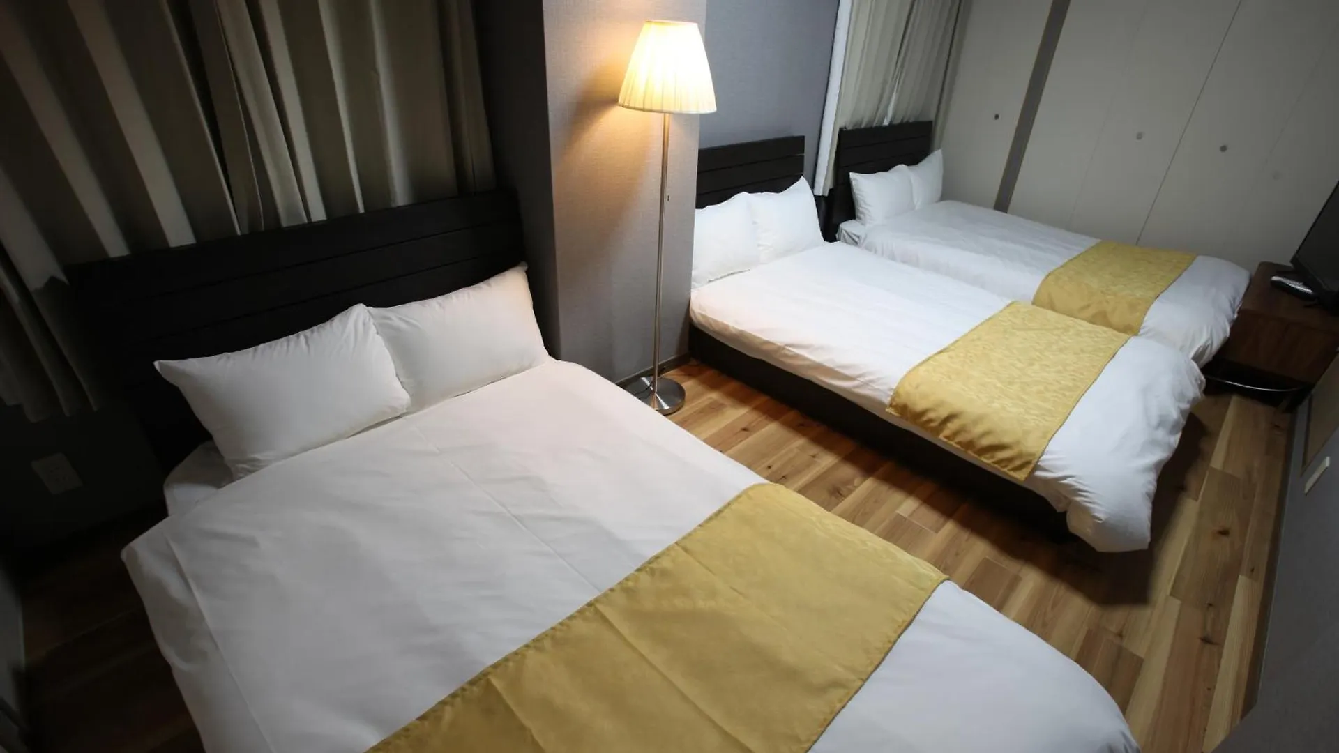 大阪ルミエール夕陽丘 Apartment 0*, Osaka