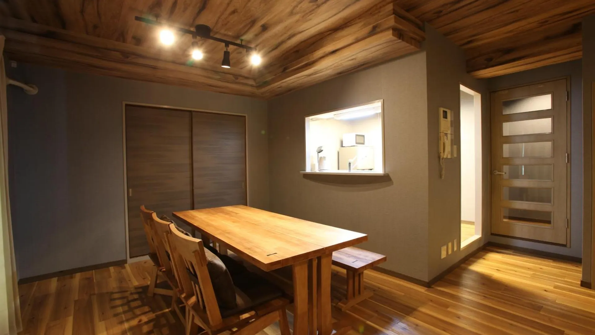 大阪ルミエール夕陽丘 Apartment Japan