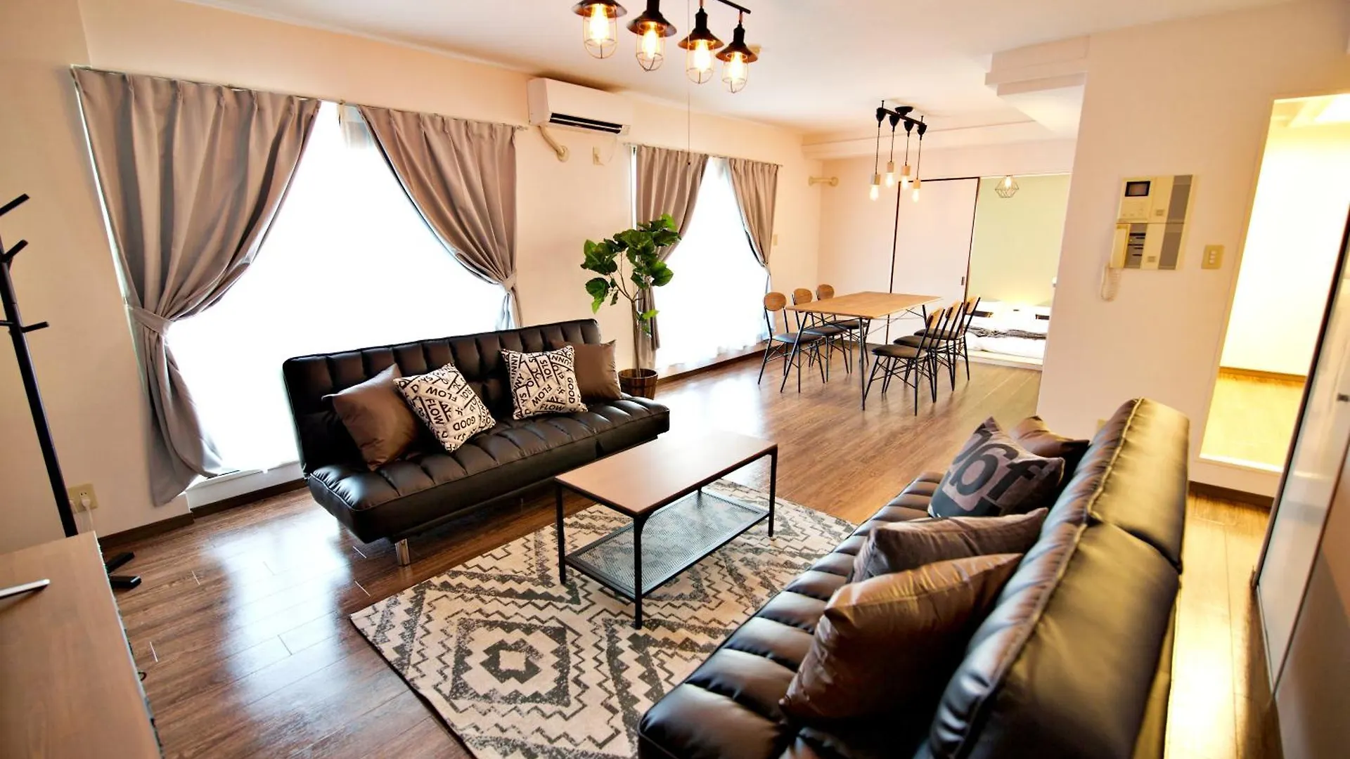 大阪ルミエール夕陽丘 Apartment